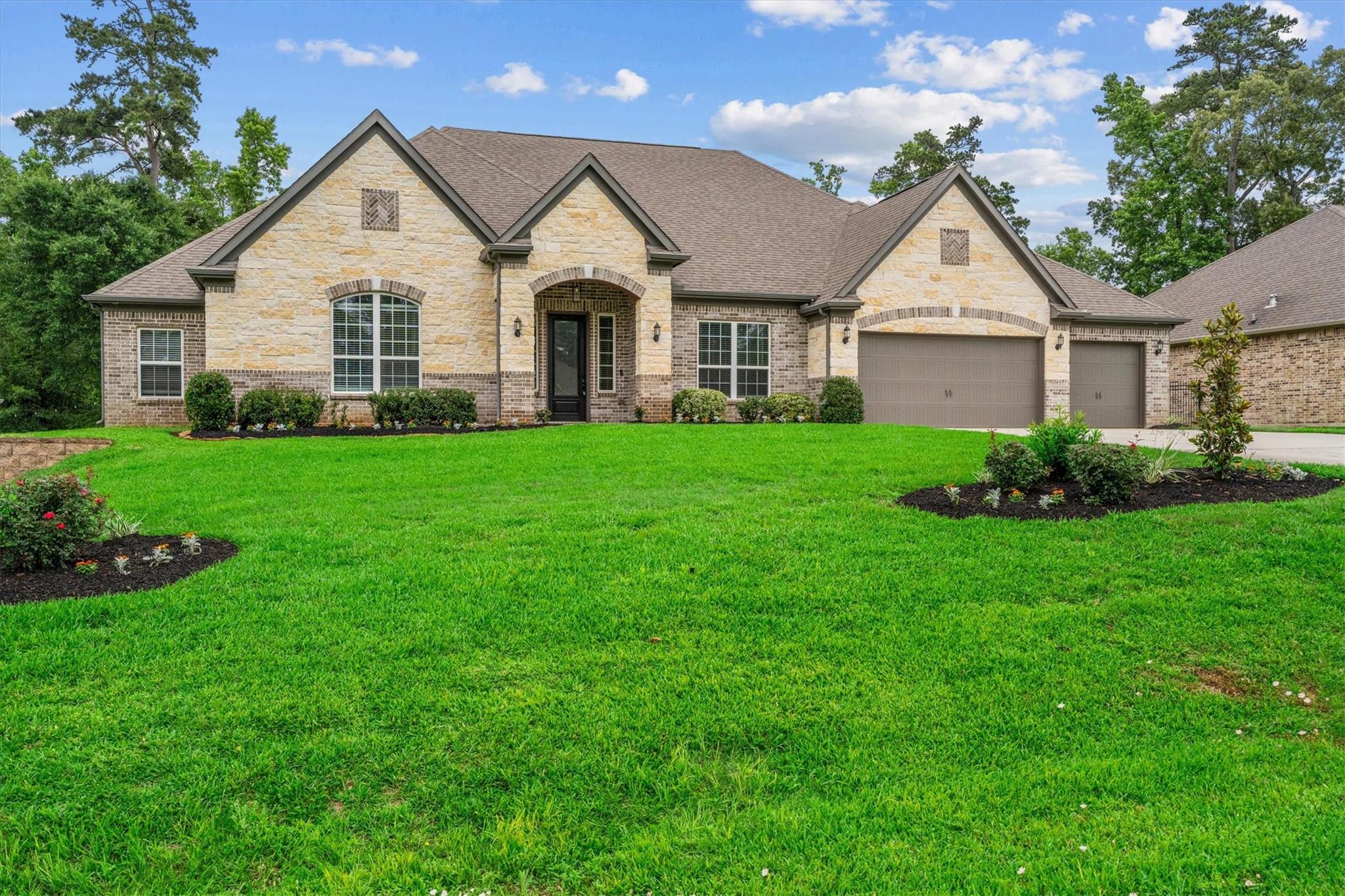 203 Magnolia Reserve Loop