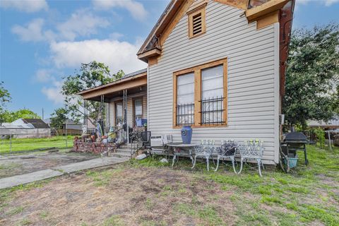 Tiny photo for 1917 Elysian Street, Houston, TX 77026 (MLS # 77927690)