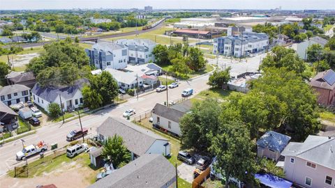 Tiny photo for 1917 Elysian Street, Houston, TX 77026 (MLS # 77927690)