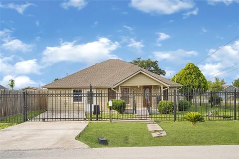 Photo of 8004 Mendez Street, Houston, TX 77029 (MLS # 22145909)