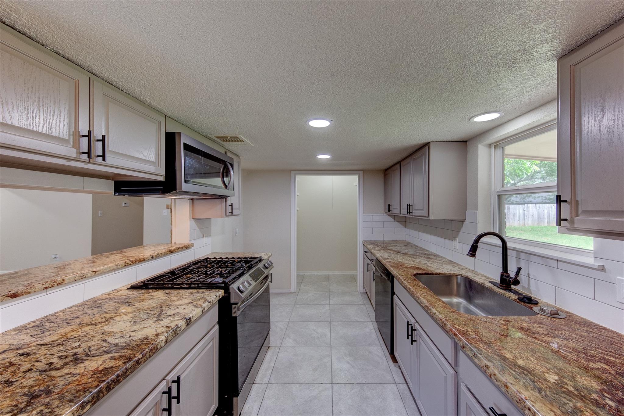 21043 Settlers Valley Drive