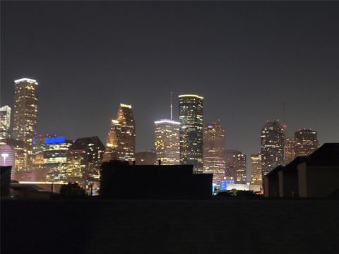 Photo of 1413 Holly Street #A, Houston, TX 77007 (MLS # 3374921)