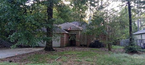 Homes For Sale - 408 Pimmit Hill Run<br/> Montgomery, TX 77316