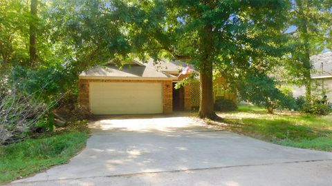 Photo of 408 Pimmit Hill Run, Montgomery, TX 77316 (MLS # 87840252)
