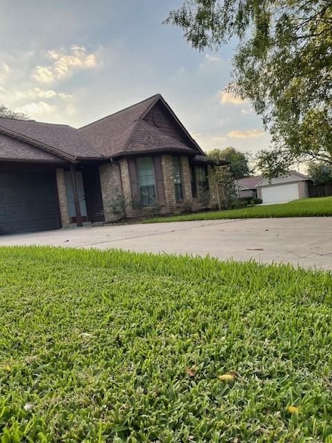 Photo of 2902 Pioneer Pass Pass, Sugar Land, TX 77479 (MLS # 37244387)