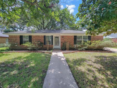 Photo of 111 Azalea, Sugar Land, TX 77478 (MLS # 30305922)