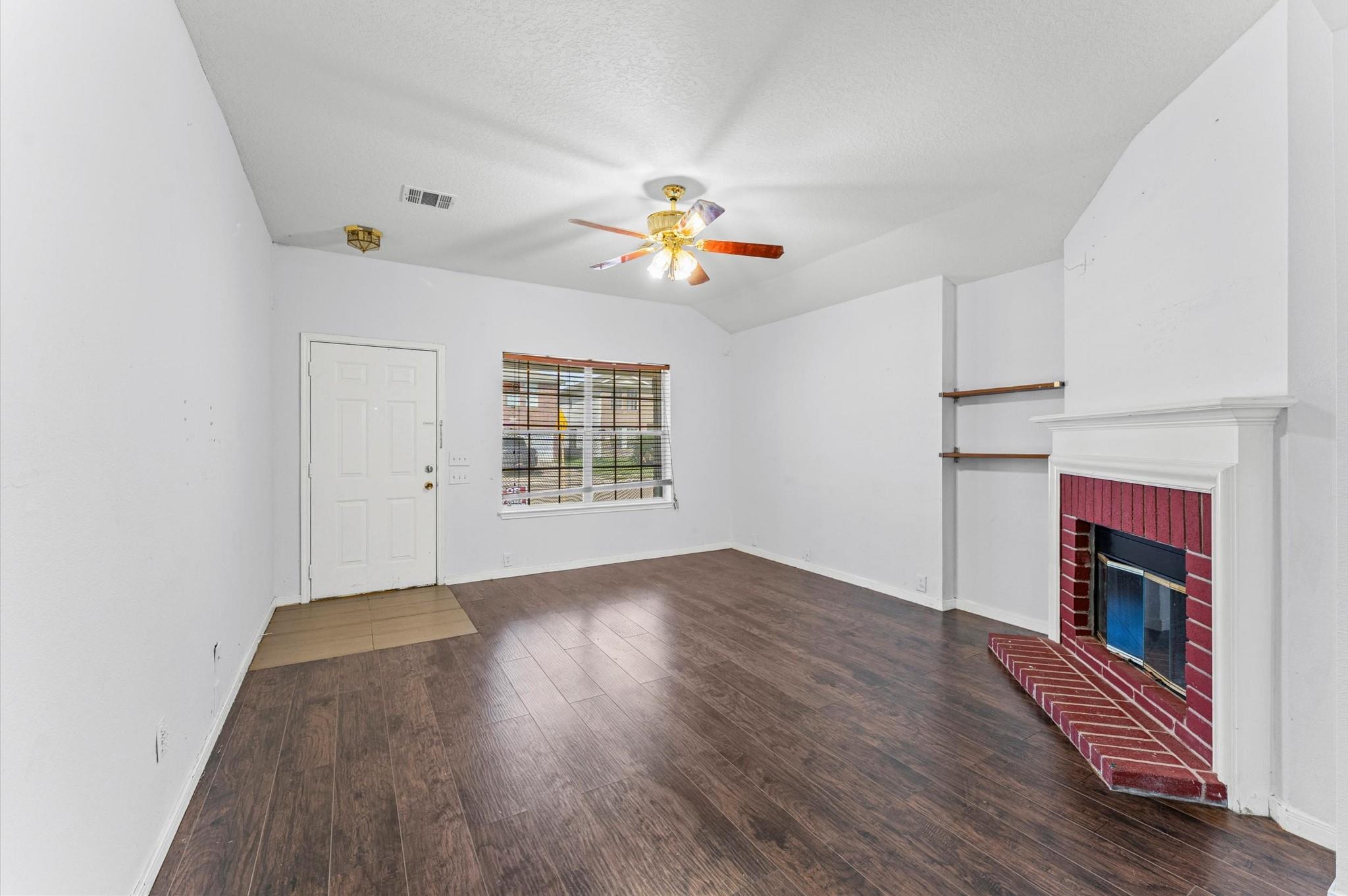 2742 Villa Del Street