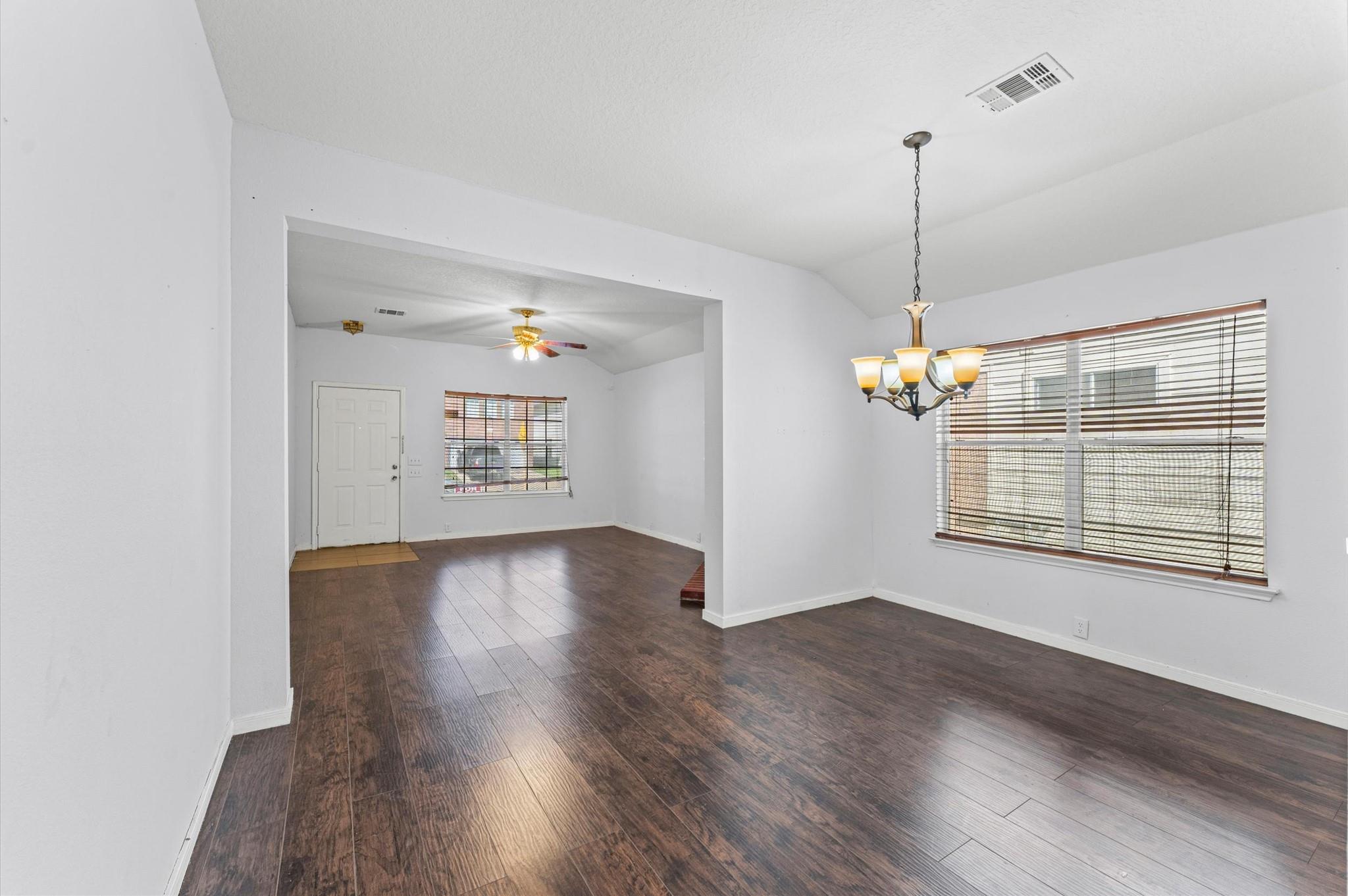 2742 Villa Del Street