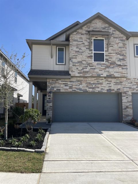 Townhouse For Sale - 12603 Blue Catfish Lane<br/> Cypress, TX 77433