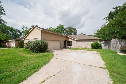Photo of 16774 Gleneagle Drive N, Conroe, TX 77385 (MLS # 96000857)