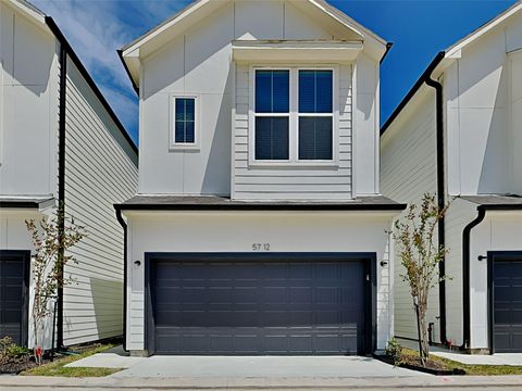 Photo of 5730 Quinn Landing Road, Houston, TX 77091 (MLS # 5298329)