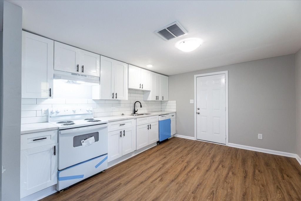 Photo of 1505 Brazos Street, Rosenberg, TX 77471 (MLS # 89172387)