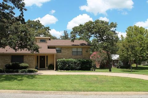 Photo of 214 Briarwood Drive, Bellville, TX 77418 (MLS # 68535457)
