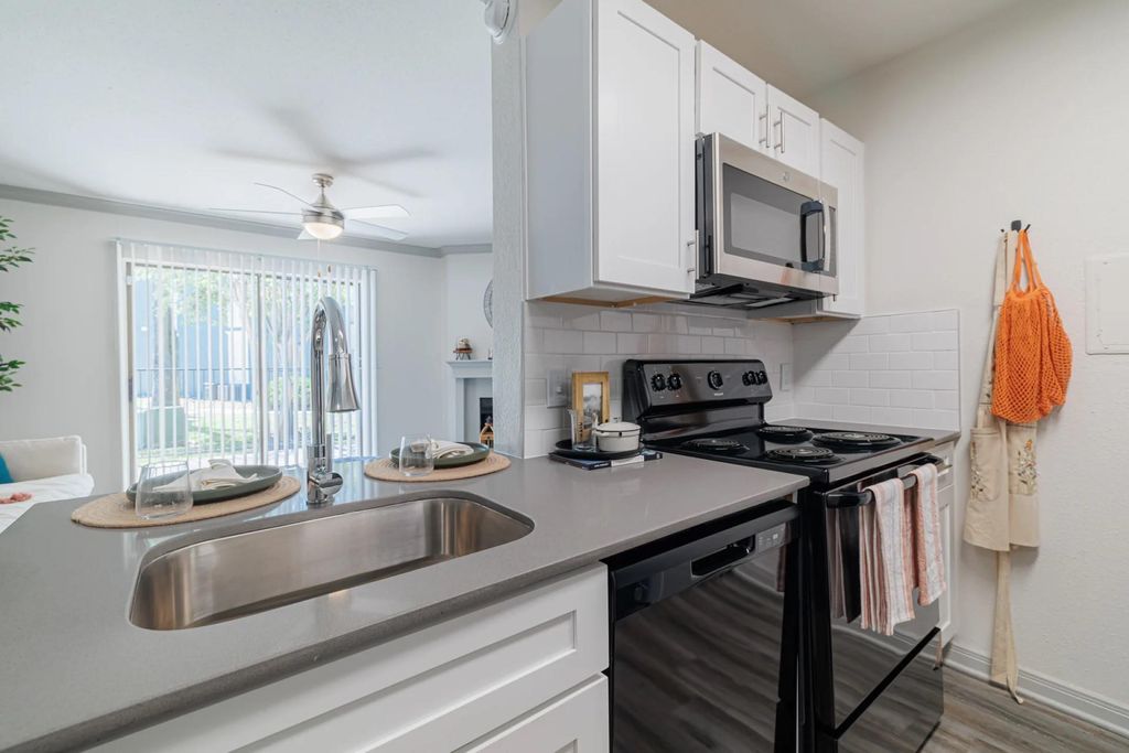 Photo of 200 Hallow Tree Lane #2032-1, Houston, TX 77090 (MLS # 25365107)