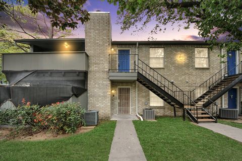 Photo of 9700 Leawoo Boulevard #1002, Houston, TX 77099 (MLS # 79731913)