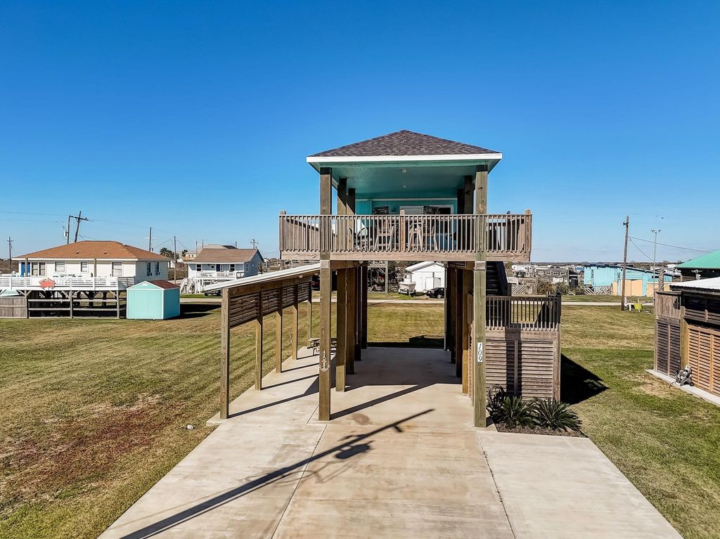 Photo of 109 Ocean Tide Drive, Crystal Beach, TX 77650 (MLS # 77338808)