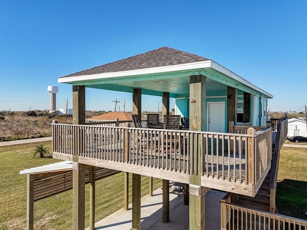 Photo of 109 Ocean Tide Drive, Crystal Beach, TX 77650 (MLS # 77338808)