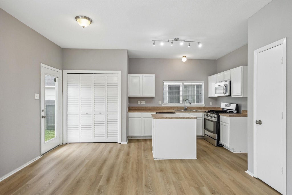 Photo of 1609 Nichole Woods Drive, Houston, TX 77047 (MLS # 31027050)