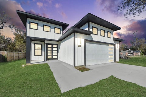 Photo of 316 E Oakdale Street, Dayton, TX 77535 (MLS # 10522185)