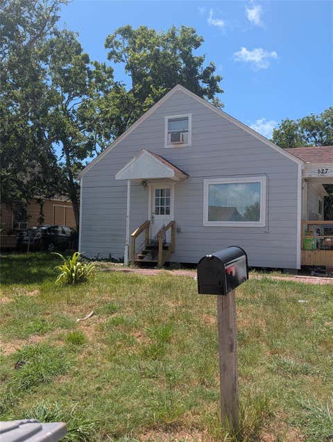 Photo of 527 W 6th Street, Freeport, TX 77541 (MLS # 77878680)