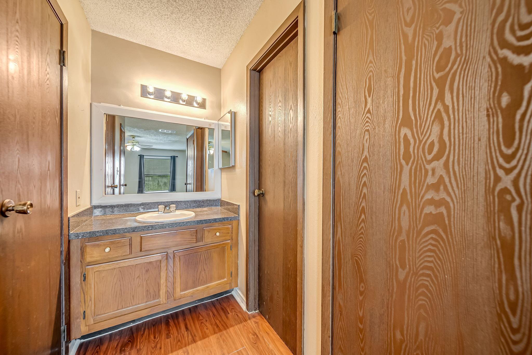 2501 Gulf Freeway 256D