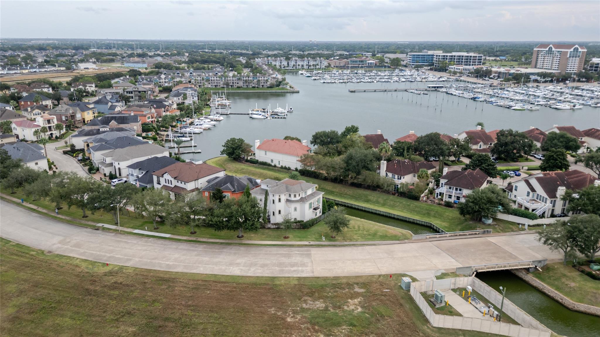 1517 Waterside Drive