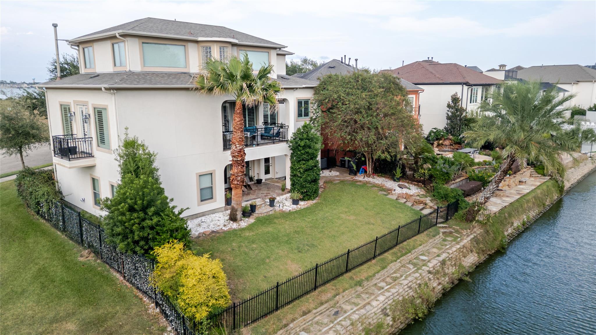 1517 Waterside Drive