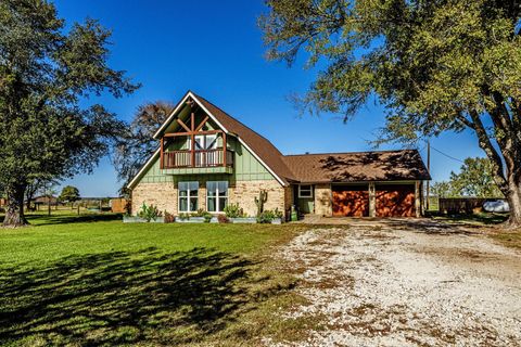 Photo of 145 Private Road 5749, Groesbeck, TX 76642 (MLS # 22053712)