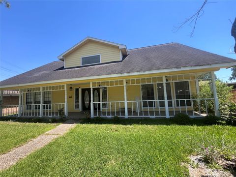 Photo of 5210 Peach Creek Dr Drive, Houston, TX 77017 (MLS # 44729490)