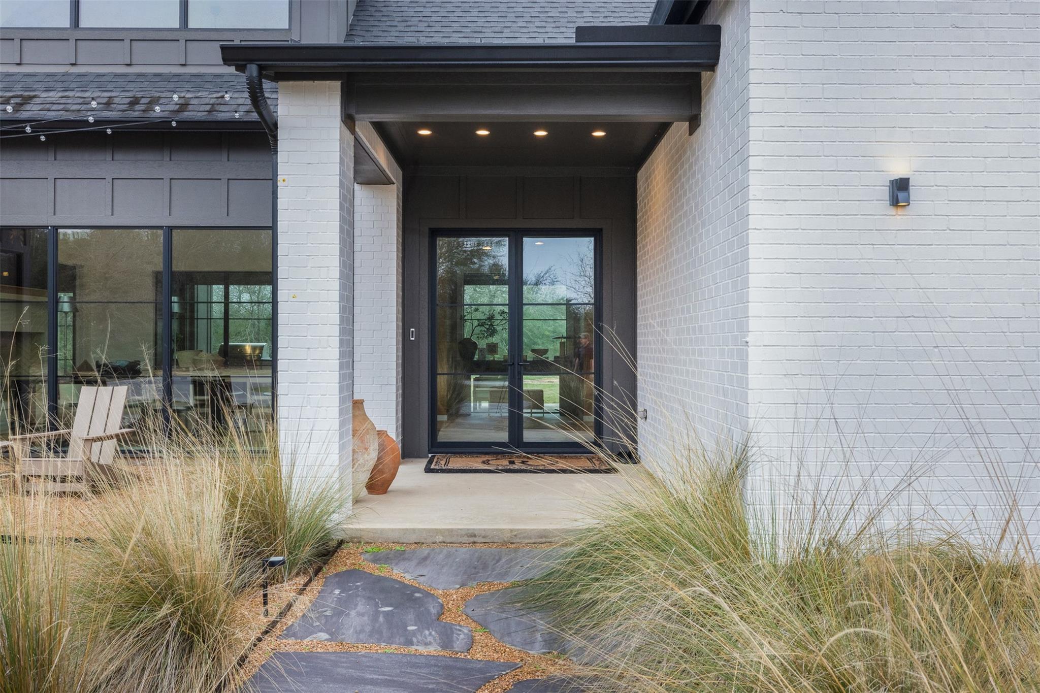 432 S Garrett Circle