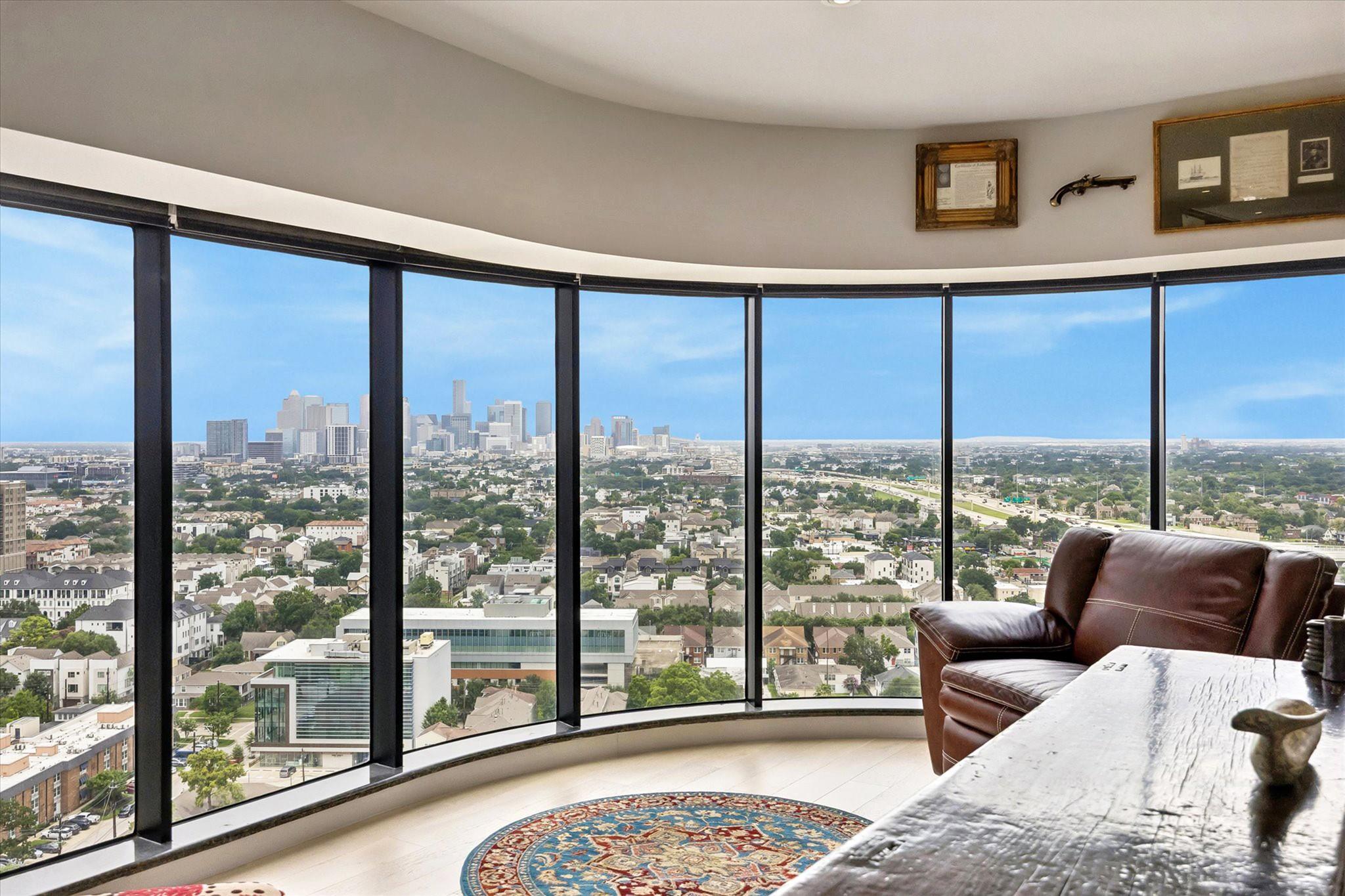 1701 Hermann Drive 22CE