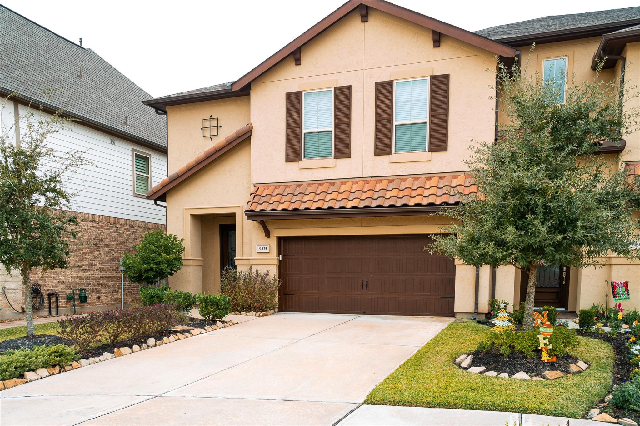 9535 Scanlan Heights Lane