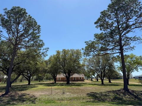 285 Meadowview Drive El Campo TX 77437