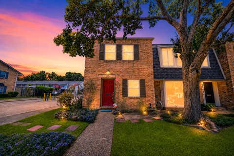 Photo of 6334 Chevy Chase Drive #17, Houston, TX 77057 (MLS # 69049886)