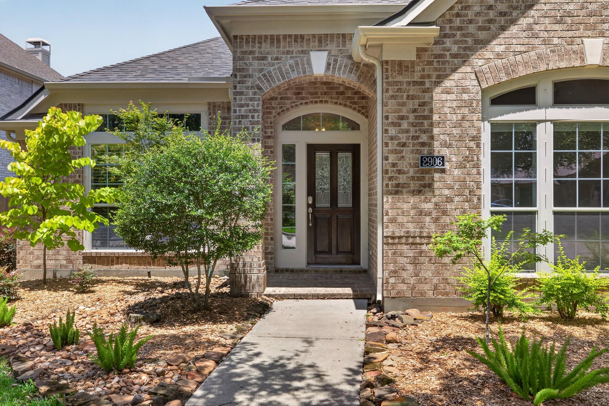 2906 Grand Shore Court