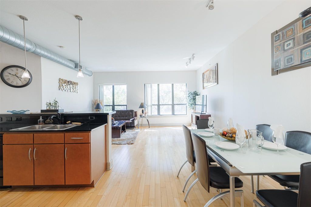 Photo of 1901 Post Oak Boulevard #3109, Houston, TX 77056 (MLS # 48900910)