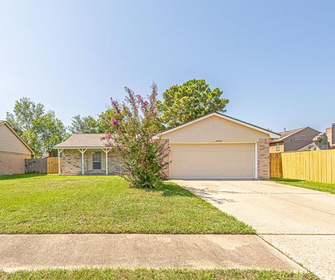 Photo of 17959 Valley Knoll Drive, Houston, TX 77084 (MLS # 58043041)