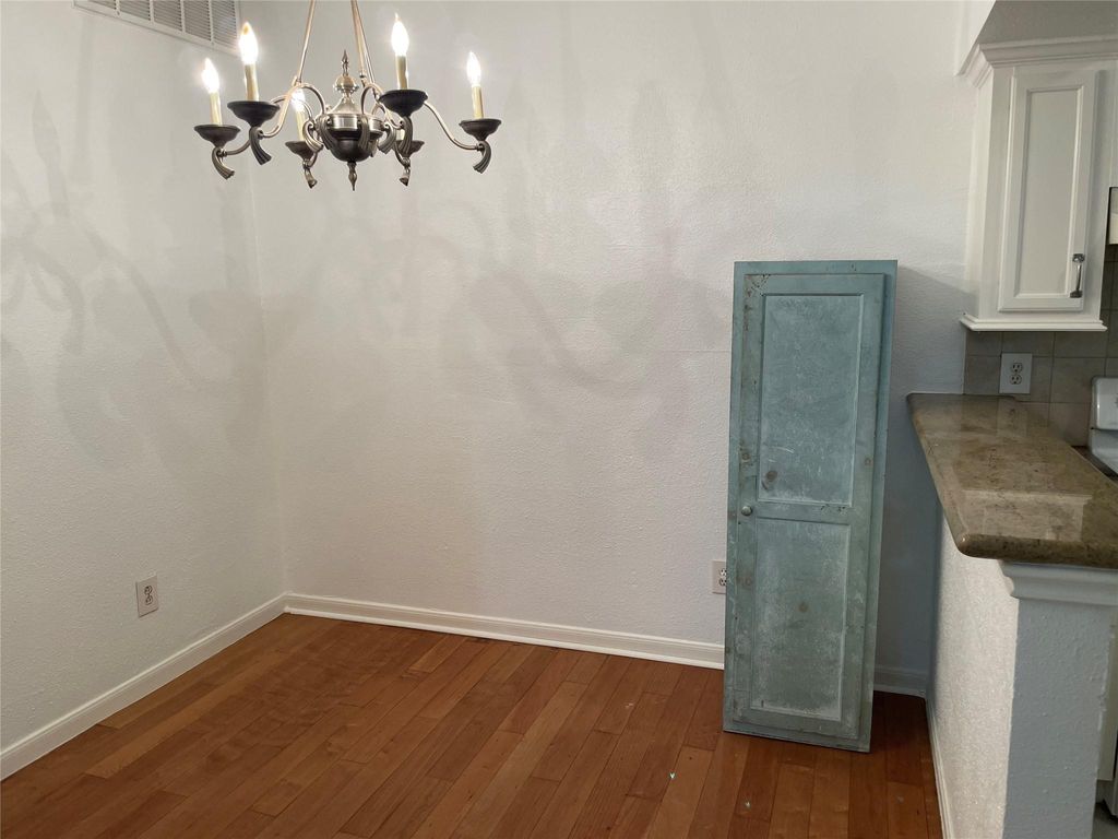 Photo of 2100 Tanglewilde Street #597, Houston, TX 77063 (MLS # 44594933)