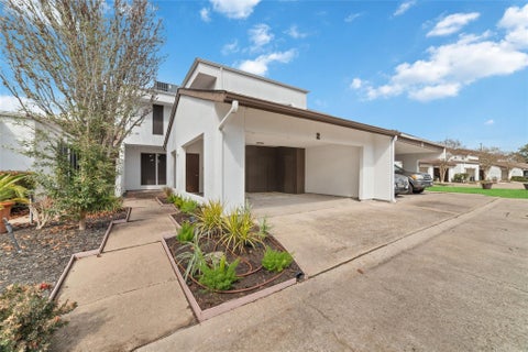 Townhouse For Sale - 7655 S Braeswood Boulevard #2<br/> Houston, TX 77071