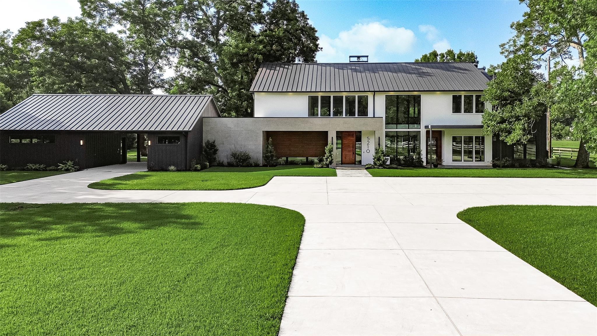 5210 Manor Drive