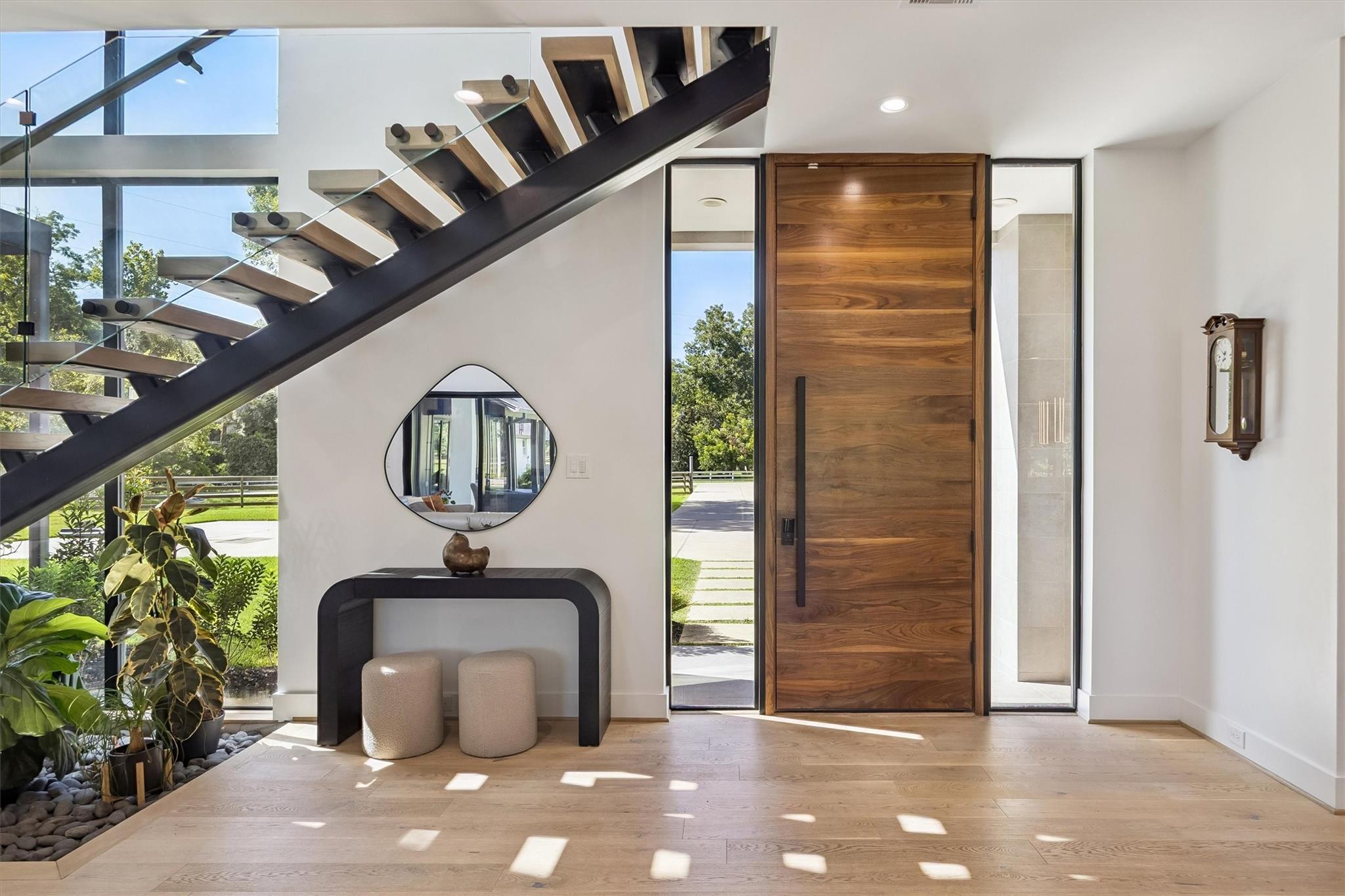 5210 Manor Drive