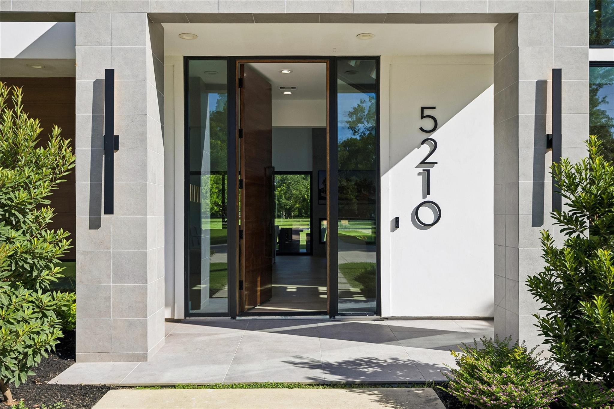 5210 Manor Drive