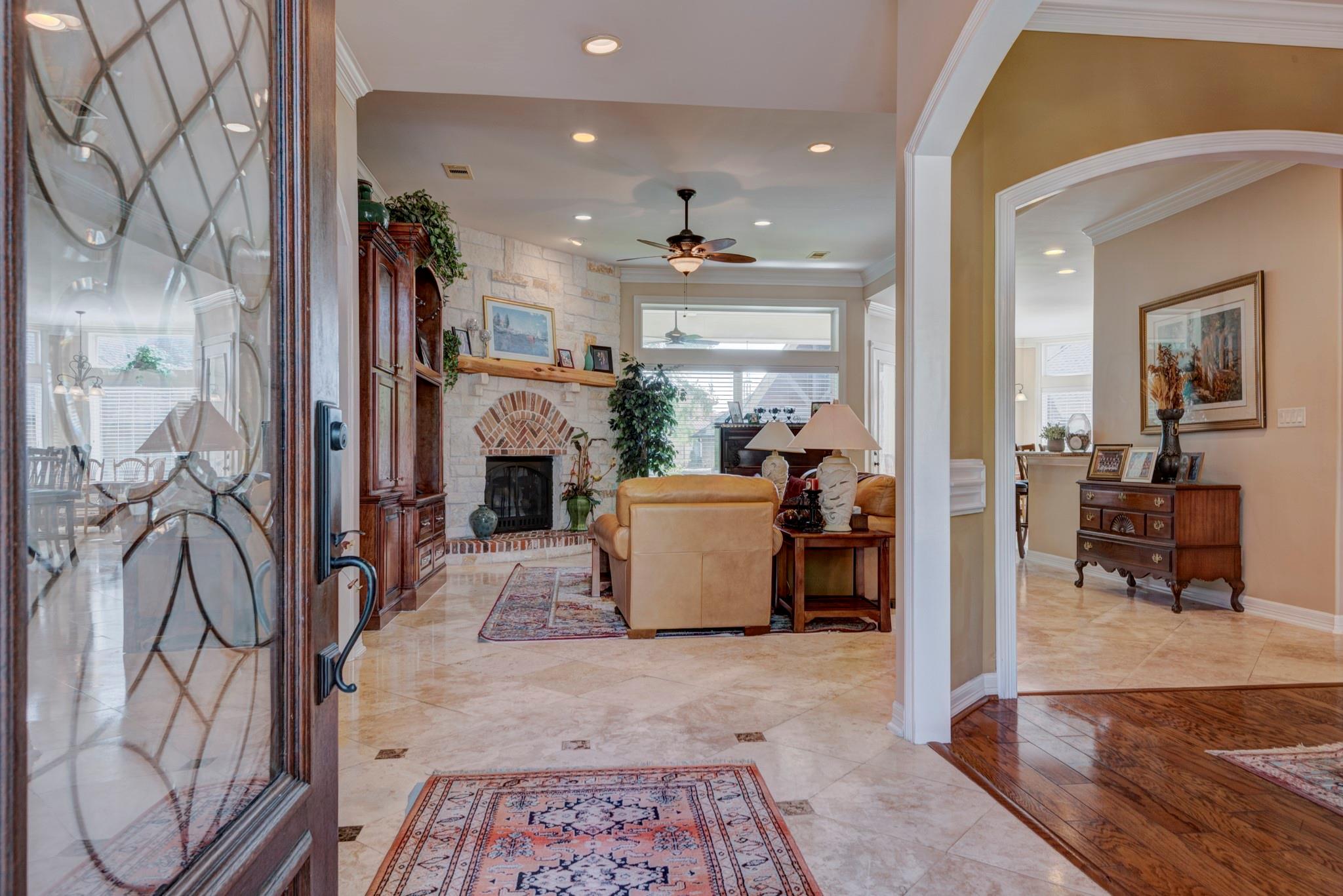 40 W Oaks Court