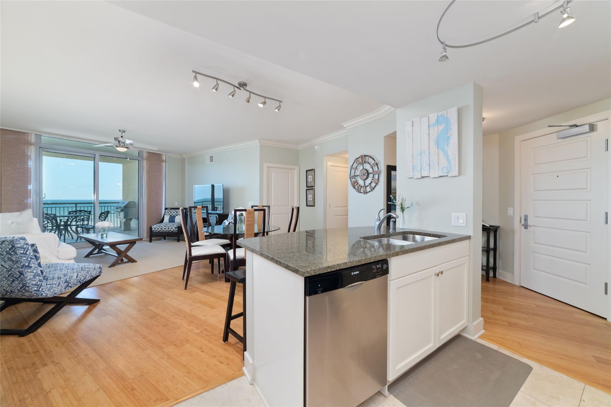 801 E Beach Drive TW1004