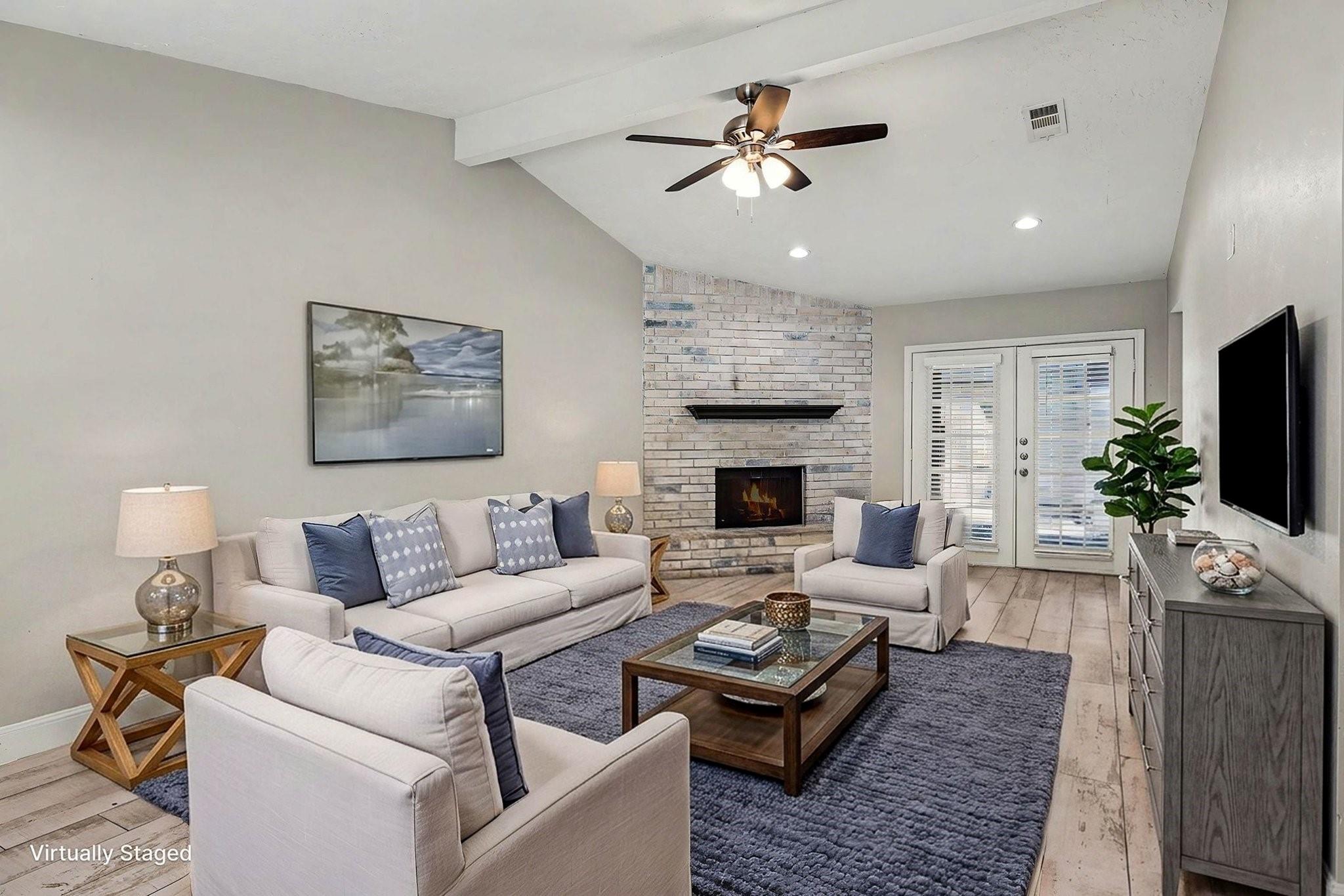 34 E Wandering Oak Drive