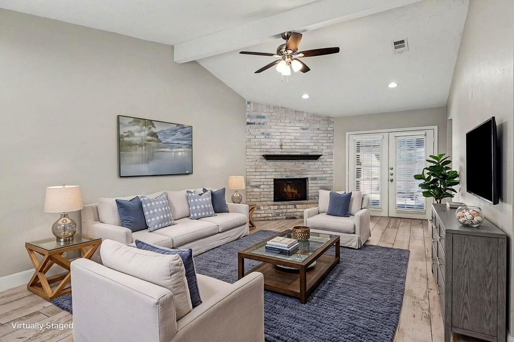 Photo of 34 E Wandering Oak Drive, The Woodlands, TX 77381 (MLS # 48992034)