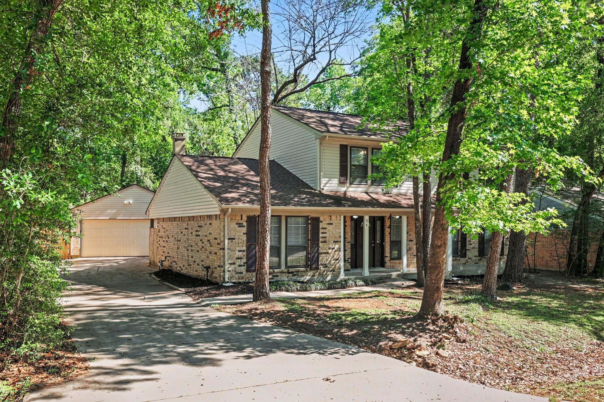 34 E Wandering Oak Drive