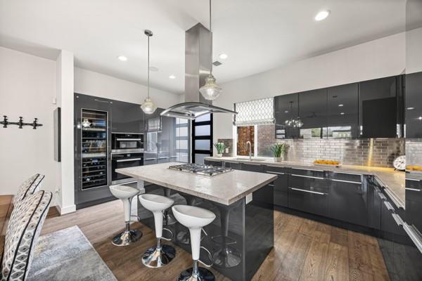 3207 Royal Courtside Avenue