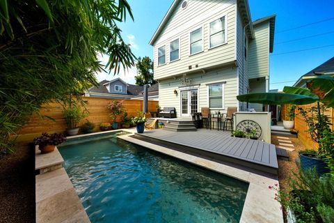 Photo of 2011 Crockett Street, Houston, TX 77007 (MLS # 65770094)