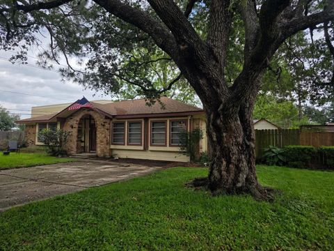 Photo of 2638 Pine Village Drive, Houston, TX 77080 (MLS # 77175653)